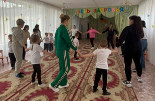 «По двору, подворье в добром здоровье» «По двору, подворье в добром здоровье».